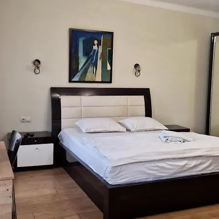 Appartement в центрі міста із затишним двориком