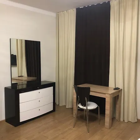 в центрі міста із затишним двориком Appartement